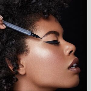 Ofra black VERIFIED LIQUID LINER